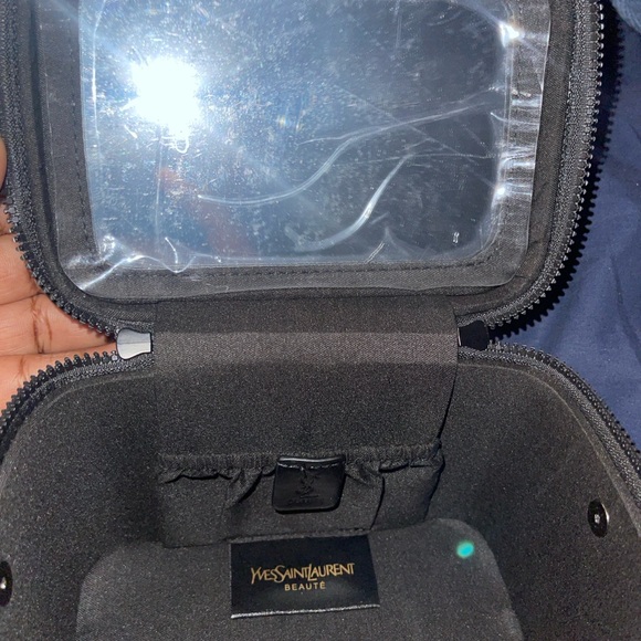 Yves Saint Laurent Black Quilted VIP - GWP Beaute Cosmetic Case. Limited edition - Picture 13 of 17